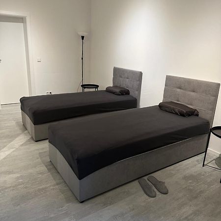 Place To Sleep - Kassel: Direkt An Der Uni Exterior foto