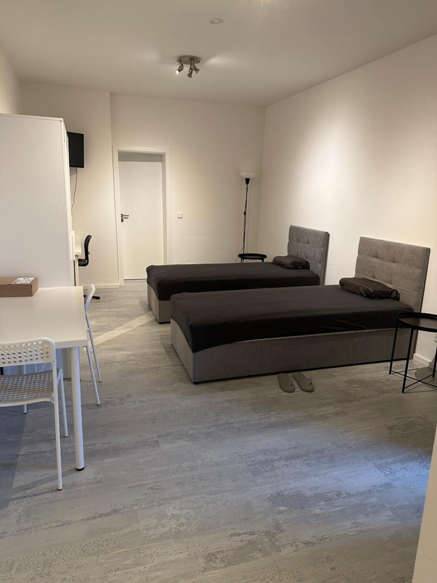 Place To Sleep - Kassel: Direkt An Der Uni Exterior foto